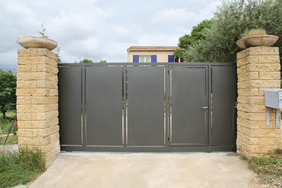 Portail coulissant habitat standard et hors standard