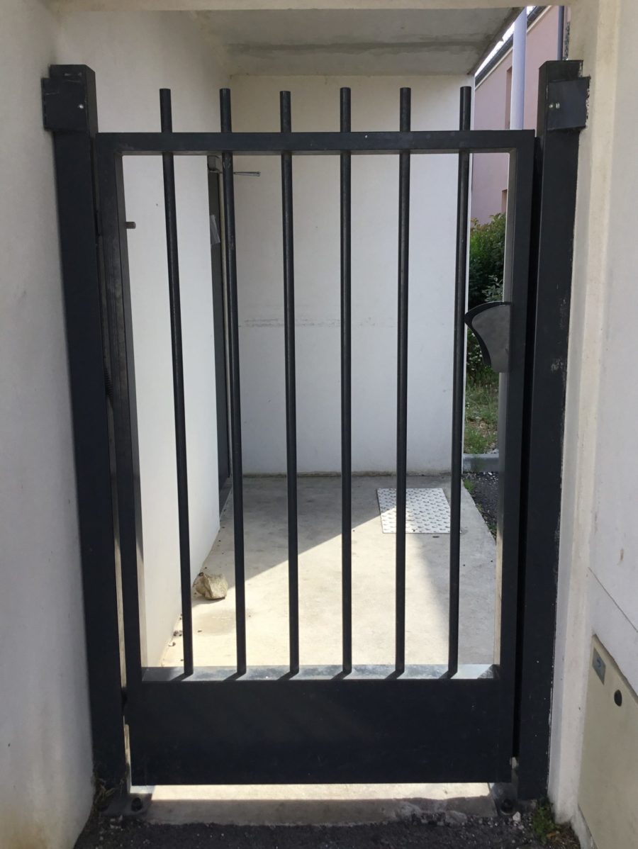 Portillon type industriel standard et hors standard